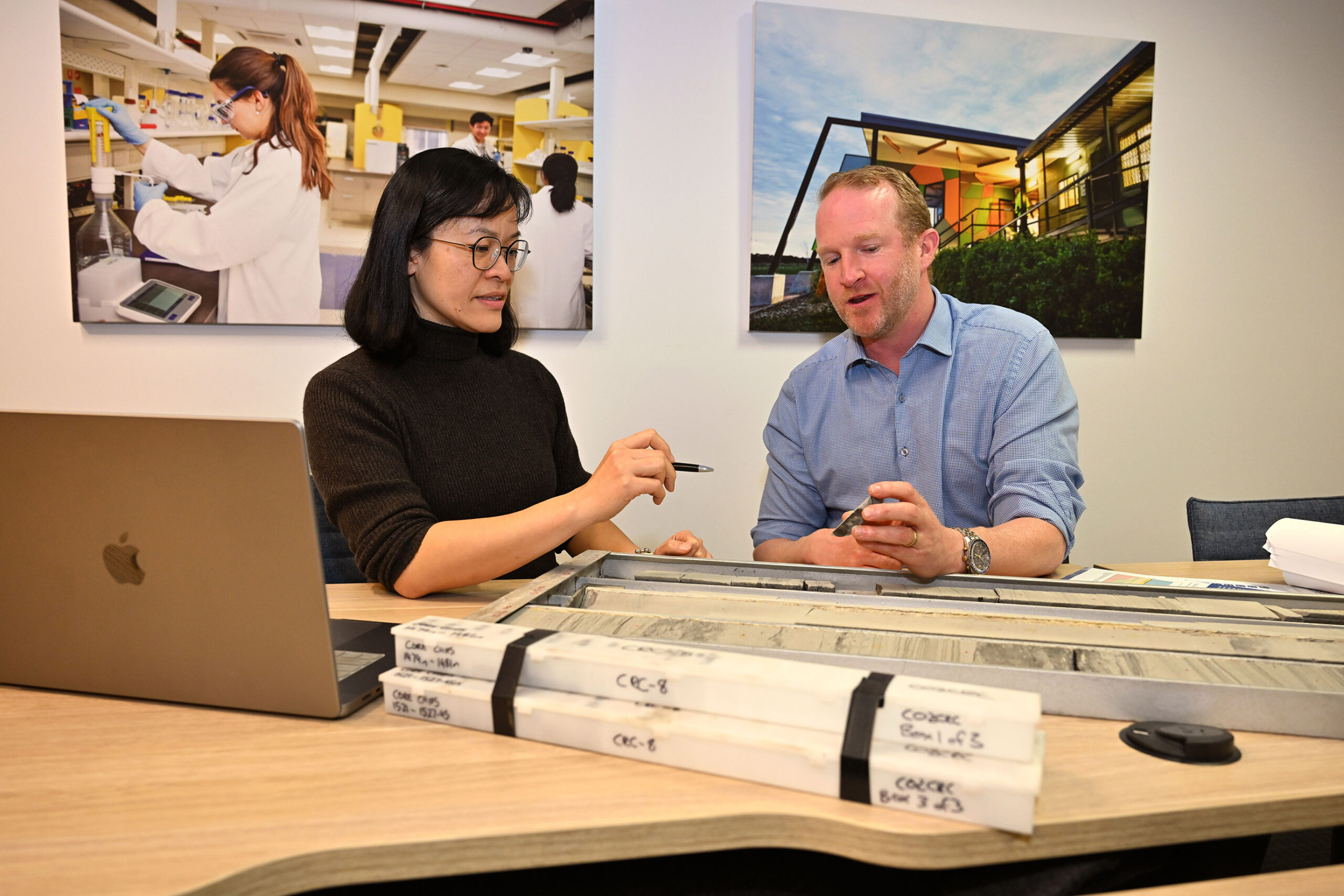Inspecting core samples